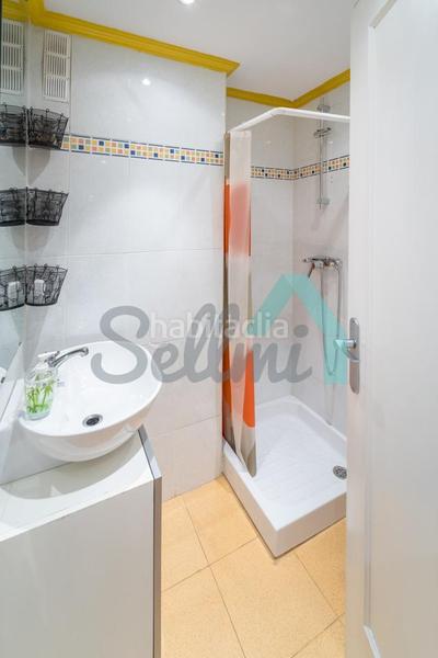 Foto 3f39c2bc-dbb2-4dd4-9da5-01b7dc7b3c32. Etagenwohnung mit heizung parking in Vallobín Oviedo