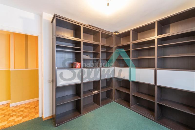 Foto a678a87f-6806-4963-a194-70521a9a6aef. Etagenwohnung mit heizung parking in Vallobín Oviedo