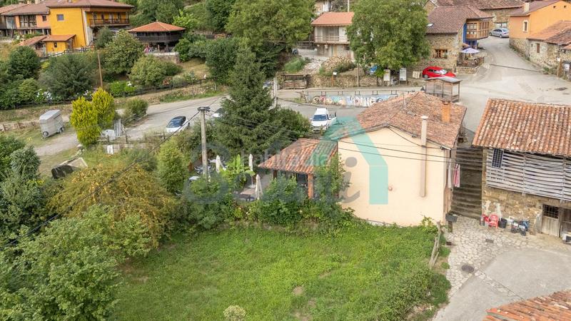 Foto 60a40826-5c4b-42e8-947d-41b01a11c11b. Haus mit heizung in Sobrescobio