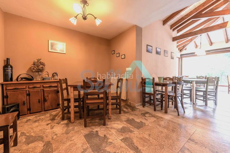 Foto 7e430974-ddeb-4bb3-a1b5-b7fd31e8bf40. Haus mit heizung in Sobrescobio