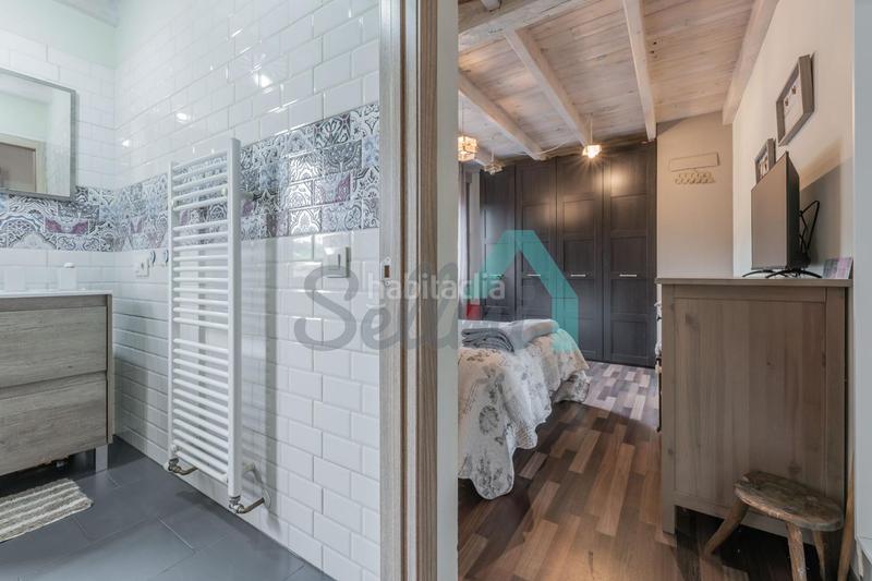 Foto a4c3f384-0a75-471f-bb75-cc0352f06d24. Haus mit heizung in Sobrescobio