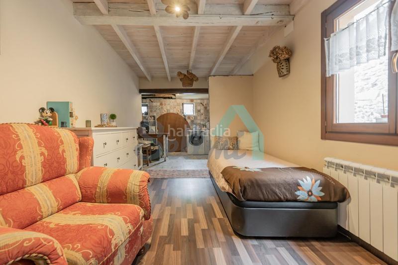 Foto cdea8bb4-9119-4665-9157-28577e84e8f1. Haus mit heizung in Sobrescobio