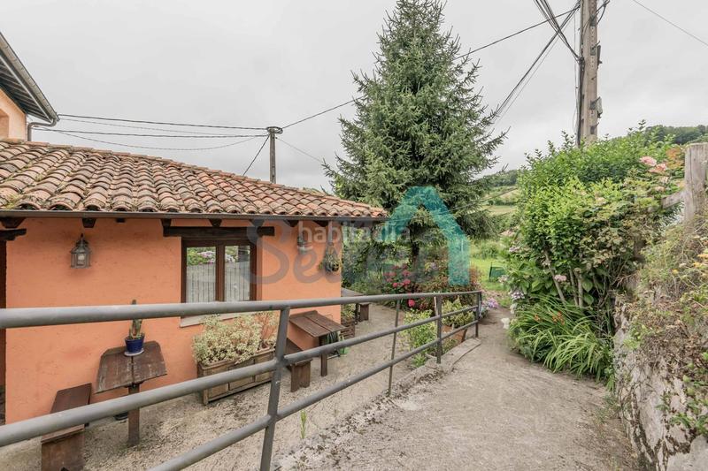 Foto da8daf96-5356-45a8-aa5e-f165c7bc7d0f. Haus mit heizung in Sobrescobio