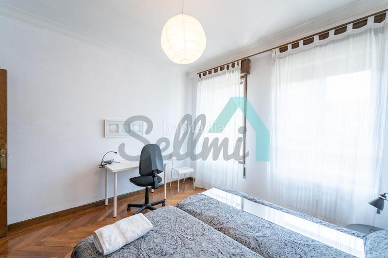 Foto c12236e0-973a-42a1-99b3-b52d64dcaa75. Location appartement avec chauffage parking dans Plaza de América Oviedo