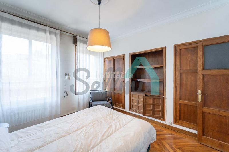 Foto e21b506f-a079-47fb-981e-9b3859636081. Location appartement avec chauffage parking dans Plaza de América Oviedo