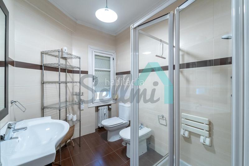 Foto fcc62bec-d2a1-4a90-88e4-974d24c62181. Miete etagenwohnung mit heizung parking in Plaza de América Oviedo