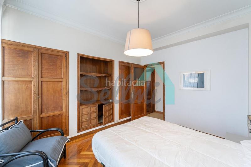 Foto 2c9a890d-7130-4f94-89de-a92dd32a693e. Rent flat with heating parking in Plaza de América Oviedo