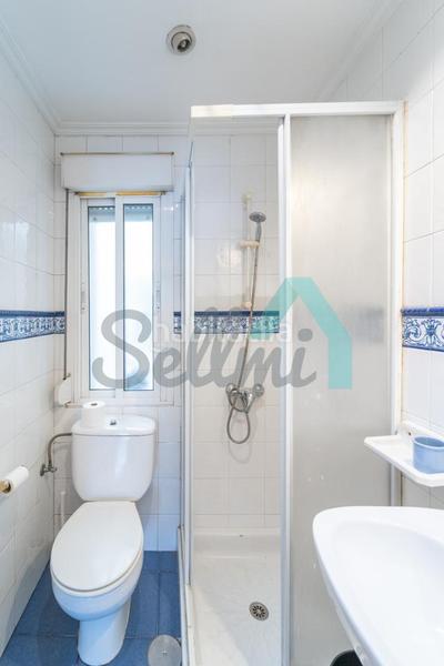 Foto 43f12784-0d97-41a2-b692-36c154e885bc. Rent flat with heating parking in Plaza de América Oviedo