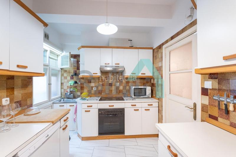 Foto 2cc5d13b-ca92-4134-89e7-44bae763f952. Lloguer pis amb calefacció aparcament a Plaza de América Oviedo