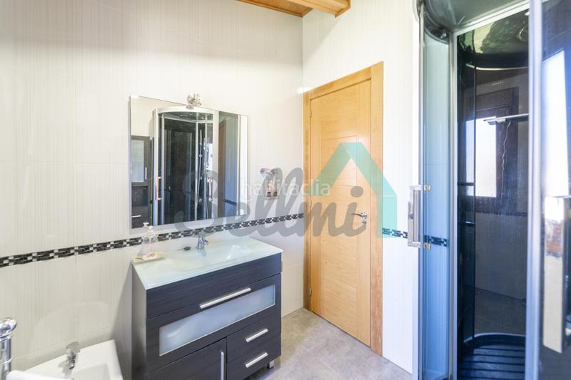 Foto a0aecbde-5e0a-47c2-9ab7-dc84c29d5674. Casa con parcheggio in Bocines-Nembro-Cardo Gozón