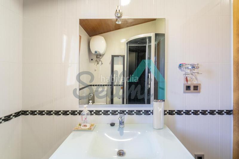 Foto cbed979b-e065-4707-9393-81da43c059d1. Casa con parcheggio in Bocines-Nembro-Cardo Gozón