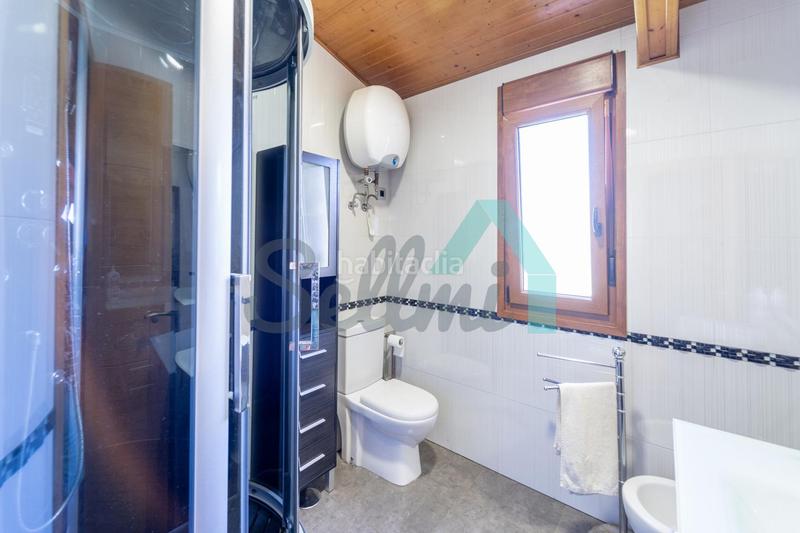 Foto e576cb26-6f98-4102-90c8-273f5b9e6bb3. Casa con parcheggio in Bocines-Nembro-Cardo Gozón