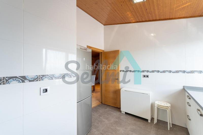 Foto ec67779b-f7cf-4c73-b4d6-3b0863bea0a5. Casa con parcheggio in Bocines-Nembro-Cardo Gozón