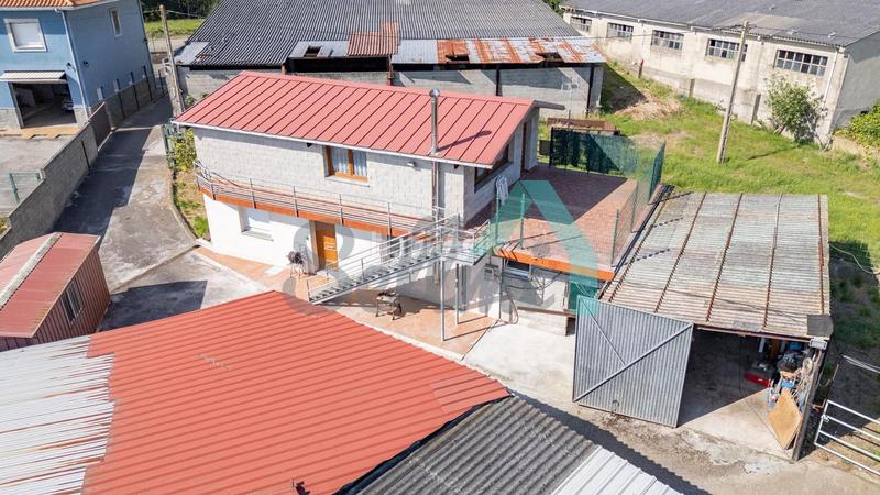 Foto f577bb19-598f-45ea-b216-3fe9299436fd. Casa con parcheggio in Bocines-Nembro-Cardo Gozón