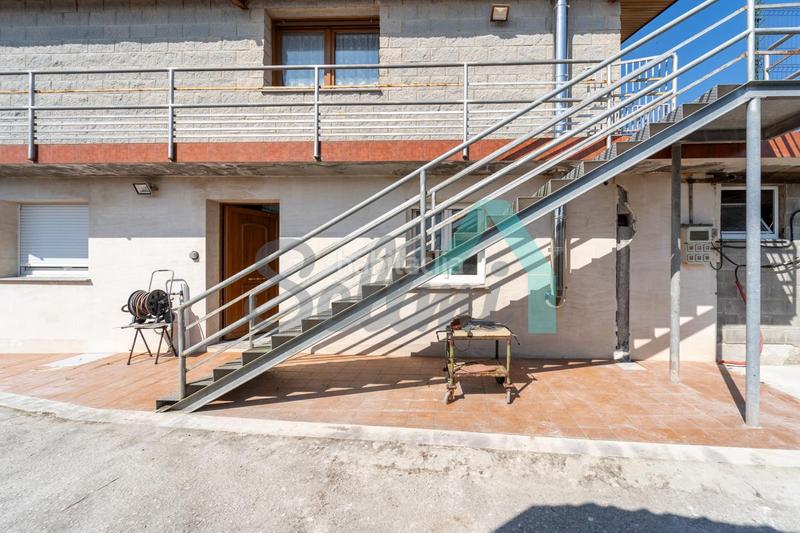 Foto b7b75db5-b21e-4652-884d-abe205874661. Haus mit parking in Bocines-Nembro-Cardo Gozón