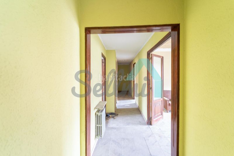 Foto 0e5b098a-99f4-48d5-8300-a2522cfc0d43. Edificio en Sama Langreo