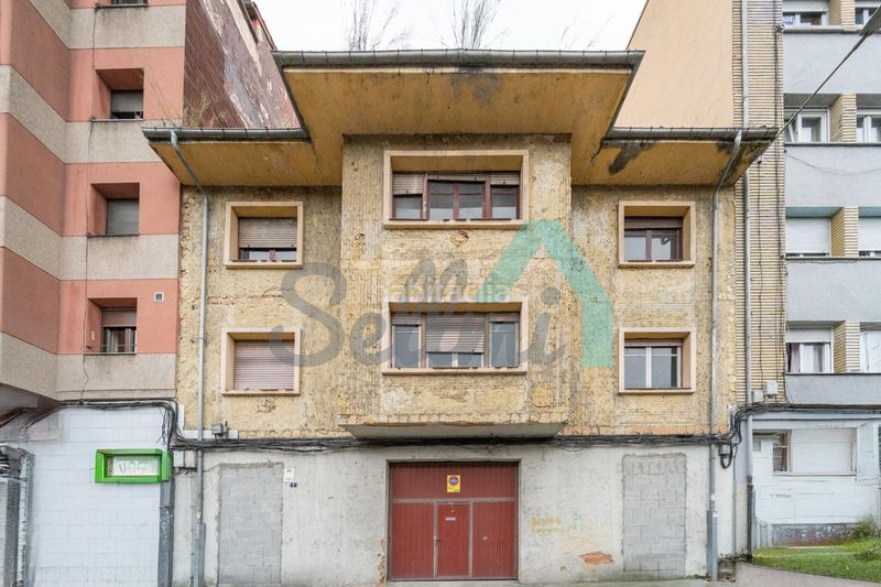 Foto 21df3583-e483-404b-a74e-e71331d6b02d. Edificio en Sama Langreo