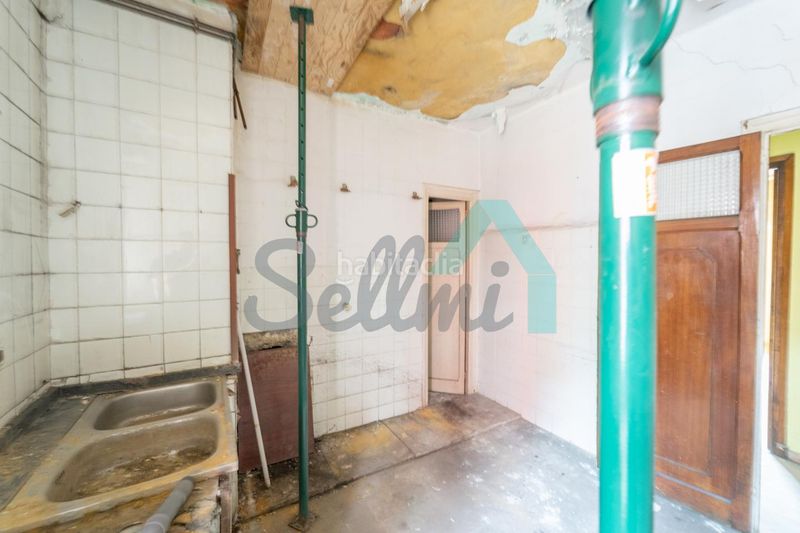 Foto a5eed6ce-e731-4dff-9f28-a9b23cc9e403. Edificio en Sama Langreo