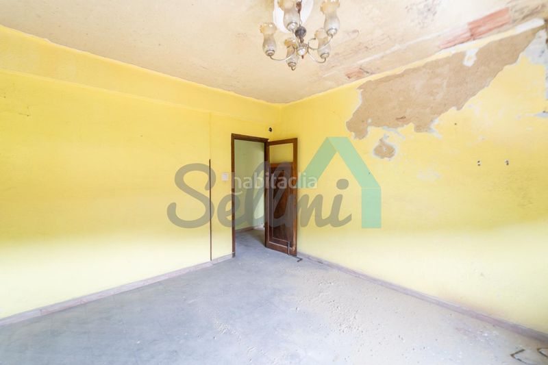 Foto ace39dbc-3eb2-40b0-b10b-af3be40ab379. Edificio en Sama Langreo