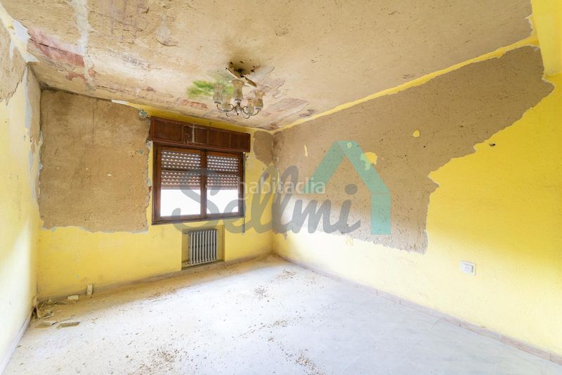 Foto e2ce06b6-eacf-4350-a2f1-c254273b40be. Edificio en Sama Langreo