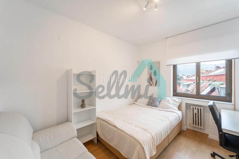 Foto 418a3adb-bf42-4c2a-9b4b-c85e7c4e6543. Alquiler piso en Buenavista Oviedo