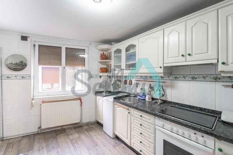 Foto 2d331e32-38e5-4f4b-961c-5f0ec8389093. Etagenwohnung in Milán - Pumarín Oviedo