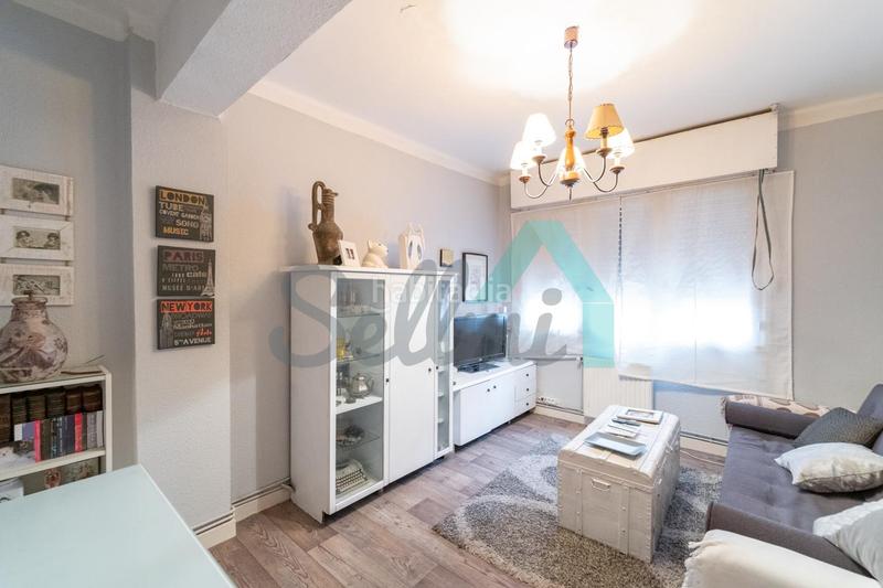 Foto 44028540-c5ef-44c8-8ab2-a92d50386d2f. Etagenwohnung in Milán - Pumarín Oviedo