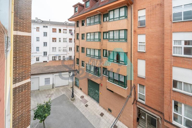 Foto dbade812-1fba-4002-87e6-6ccb1b3bbf5d. Etagenwohnung in Milán - Pumarín Oviedo