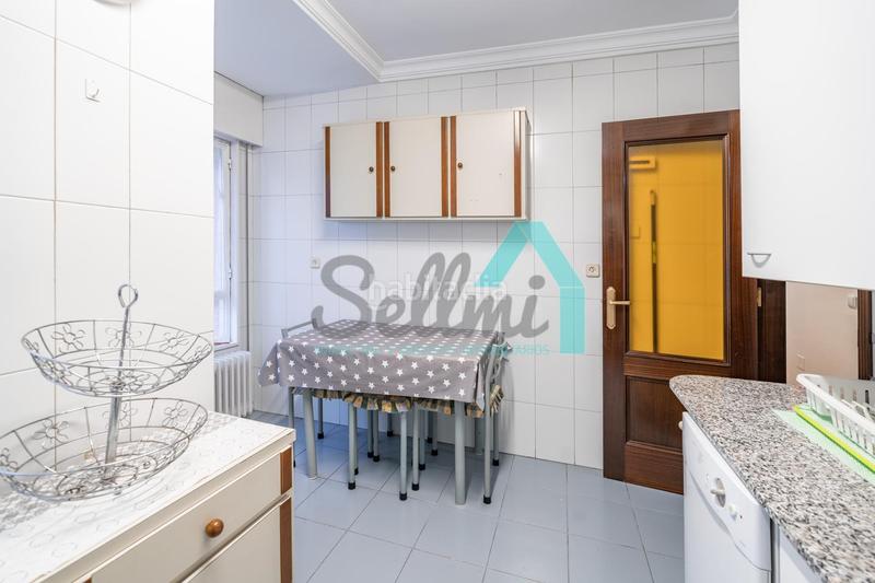 Foto 3e3e53cf-cc9f-42e2-a426-3b6a1a2bad4c. Etagenwohnung mit heizung in La Arena Gijón