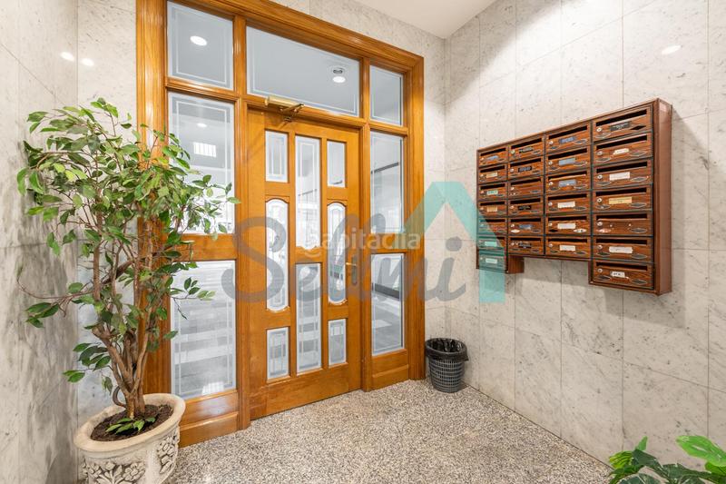 Foto 4b8bf2d7-d13a-44f8-affd-ad5c99569f45. Flat with heating in Centro Gijón