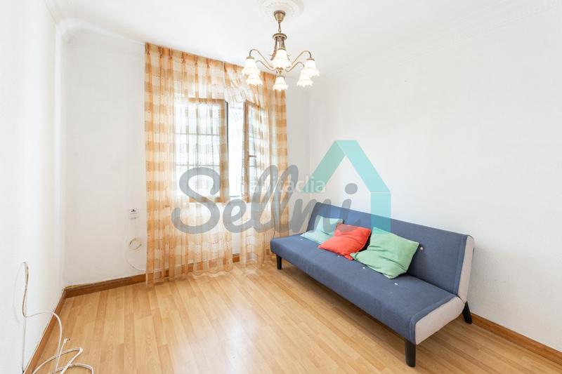 Foto f42ae42b-2d8c-4183-ad8d-4f862de810d9. Flat with heating in Centro Gijón