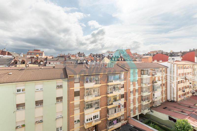 Foto 81d976b5-6627-4342-ad58-50f3e33bbf76. Alquiler piso en Ciudad Naranco - Prados de La Fuente Oviedo