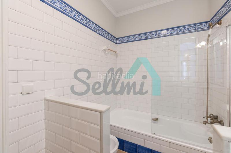 Foto 47dd2e3b-d957-4067-b68d-6f6860285200. Rent flat with heating in Centro Gijón