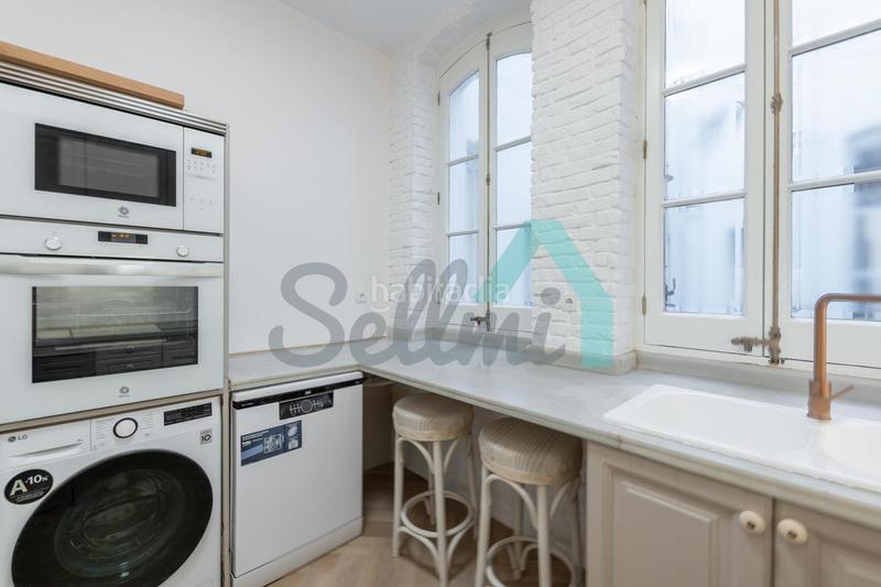 Foto 994c438d-33fb-4201-8cb9-53cb5be9ede0. Rent flat with heating in Centro Gijón