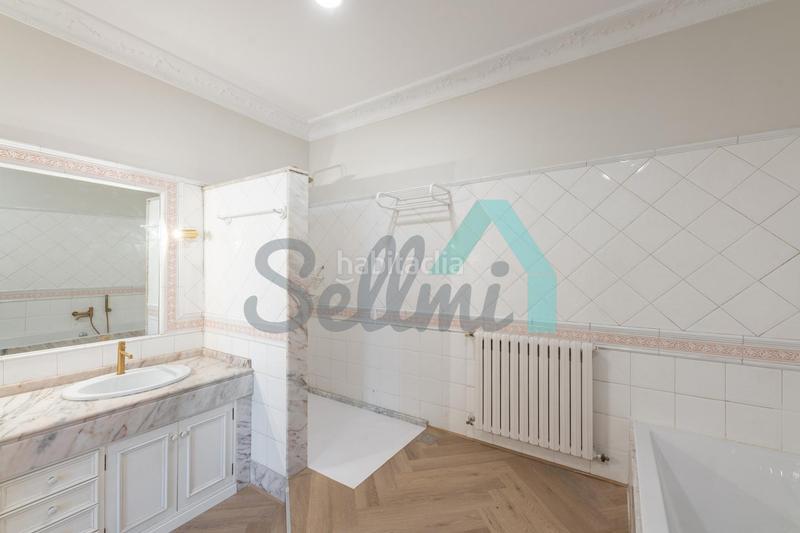 Foto aad9fc74-3e4a-4eaa-93ba-246b903efc42. Rent flat with heating in Centro Gijón