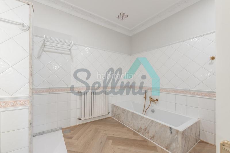 Foto ab22aa7d-74c2-40f7-95ab-48b10b7bcc51. Rent flat with heating in Centro Gijón