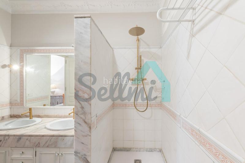 Foto df9ccac4-6b87-4526-9474-b3a568d86adc. Rent flat with heating in Centro Gijón