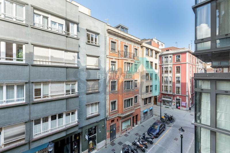 Foto b41e2580-905c-487f-8471-b4956983671e. Alquiler piso en Centro Gijón