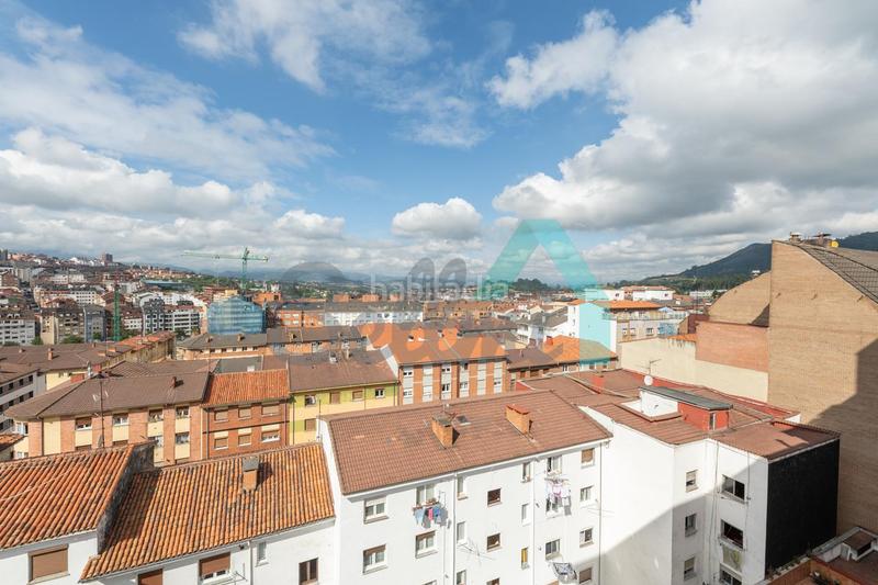 Foto 3bbcb46e-4071-45b8-97cb-8e586cf56287. Appartamento con riscaldamento parcheggio in Vallobín Oviedo