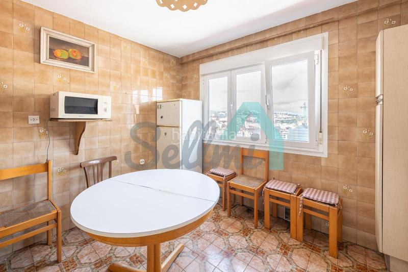 Foto 6eb4bf6f-c6d6-4f02-a3be-f822b41a8912. Appartamento con riscaldamento parcheggio in Vallobín Oviedo