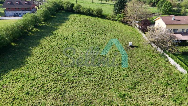 Foto a1720391-9a5e-49c0-98dc-460cf13509ba. Terreno residenziale in Viella-Granda-Meres Siero