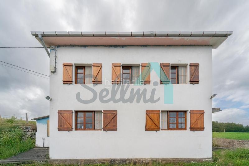 Foto 2dc86c04-e915-4acd-bdcd-d8448f8ffe96. Casa amb calefacció aparcament a Valdés