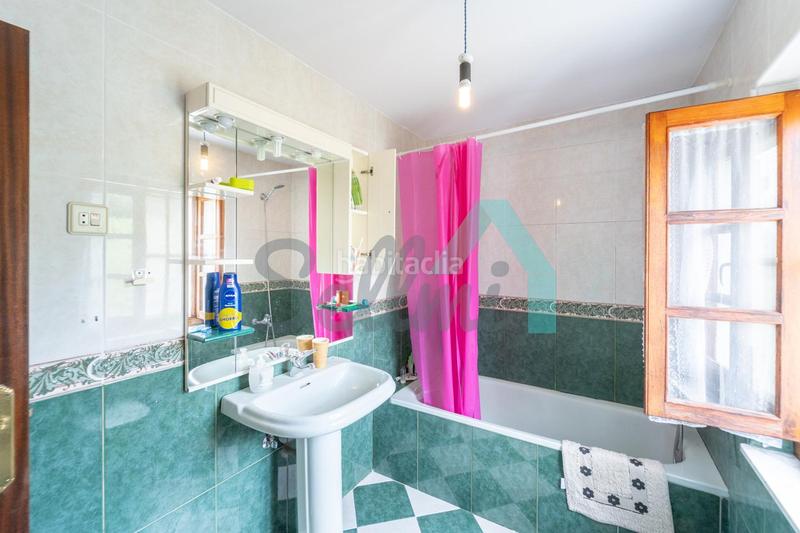 Foto f1a2d859-2308-4a65-9b7a-f8330f0d15e8. Casa amb calefacció aparcament a Valdés