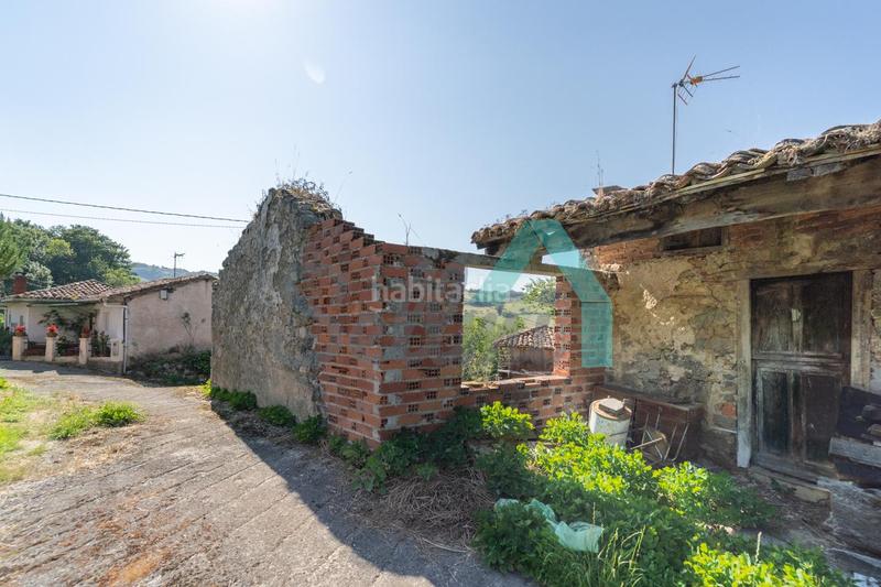 Foto 0cb302c5-92e4-44c9-8d57-26339be12d10. Haus mit heizung in Parres