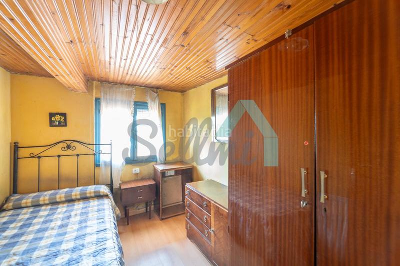 Foto 110958a7-eb0a-46ff-9e87-748222d57a69. Haus mit heizung in Parres