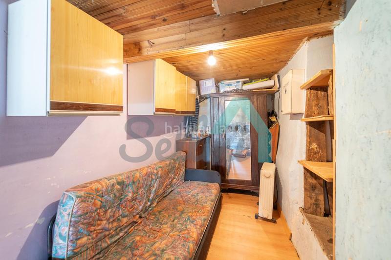 Foto 221011c6-ee3b-48b1-928d-500294ca108e. Haus mit heizung in Parres