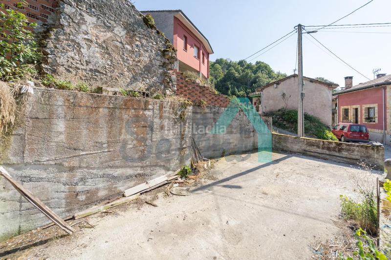 Foto 5a49f627-016d-43a9-8aaf-d8d692b37c74. Haus mit heizung in Parres