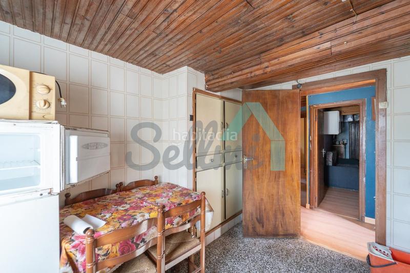 Foto 606a79ab-3c8d-464b-9e7b-56da7773e4fe. Haus mit heizung in Parres