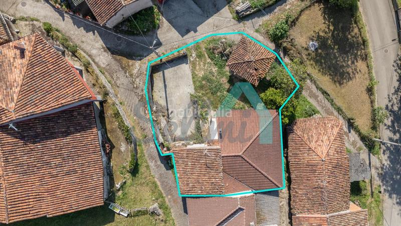 Foto 65726a6b-da37-4f43-98a9-e2451b655459. Haus mit heizung in Parres