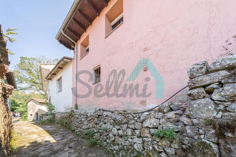 Foto 71ce36df-7991-407a-9e5d-b9ae9c675c2a. Haus mit heizung in Parres